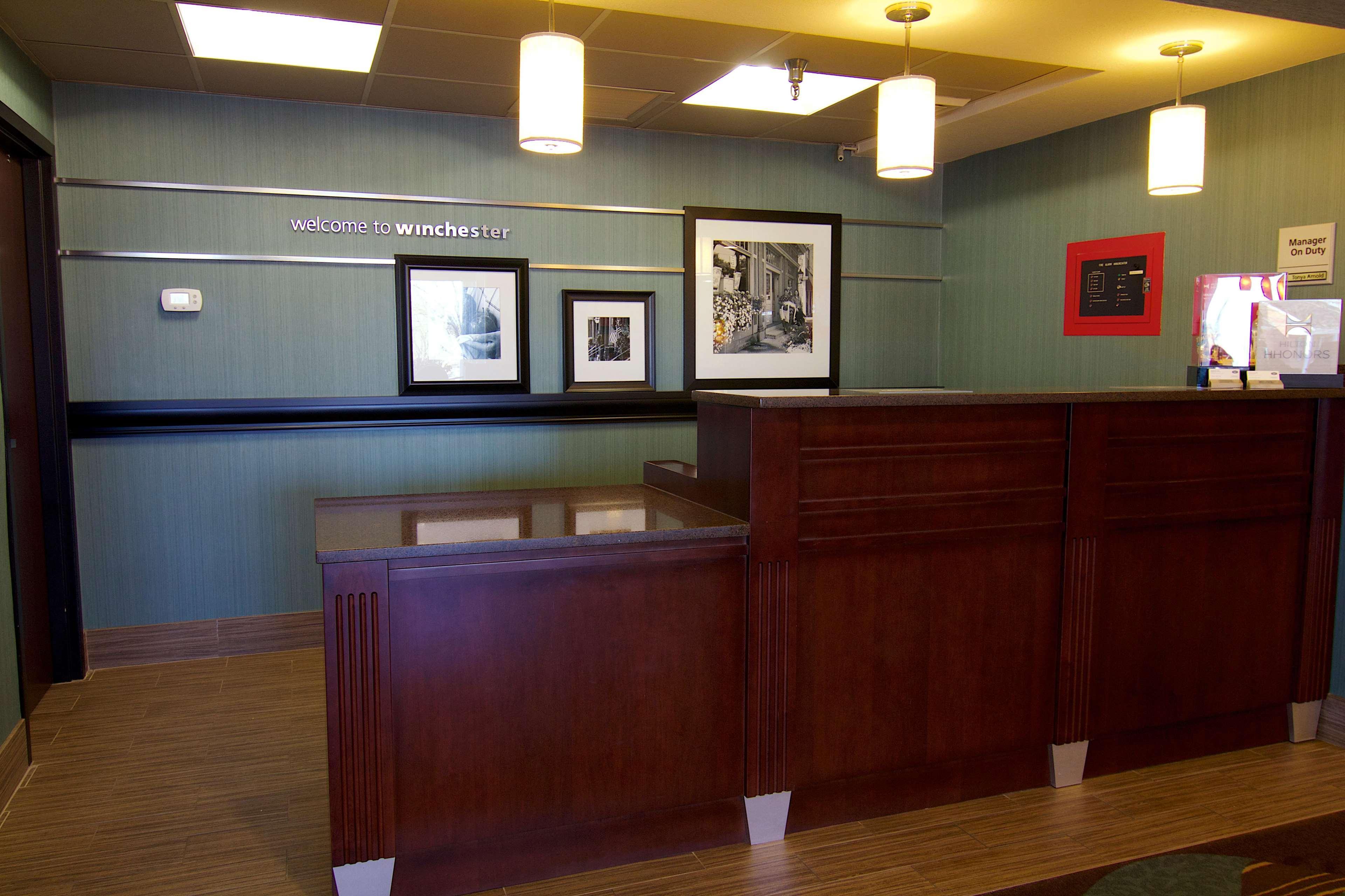 Hampton Inn Winchester-University/ Mall Esterno foto