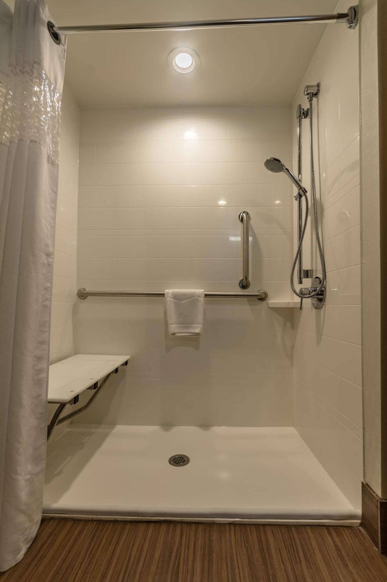Hampton Inn Winchester-University/ Mall Esterno foto