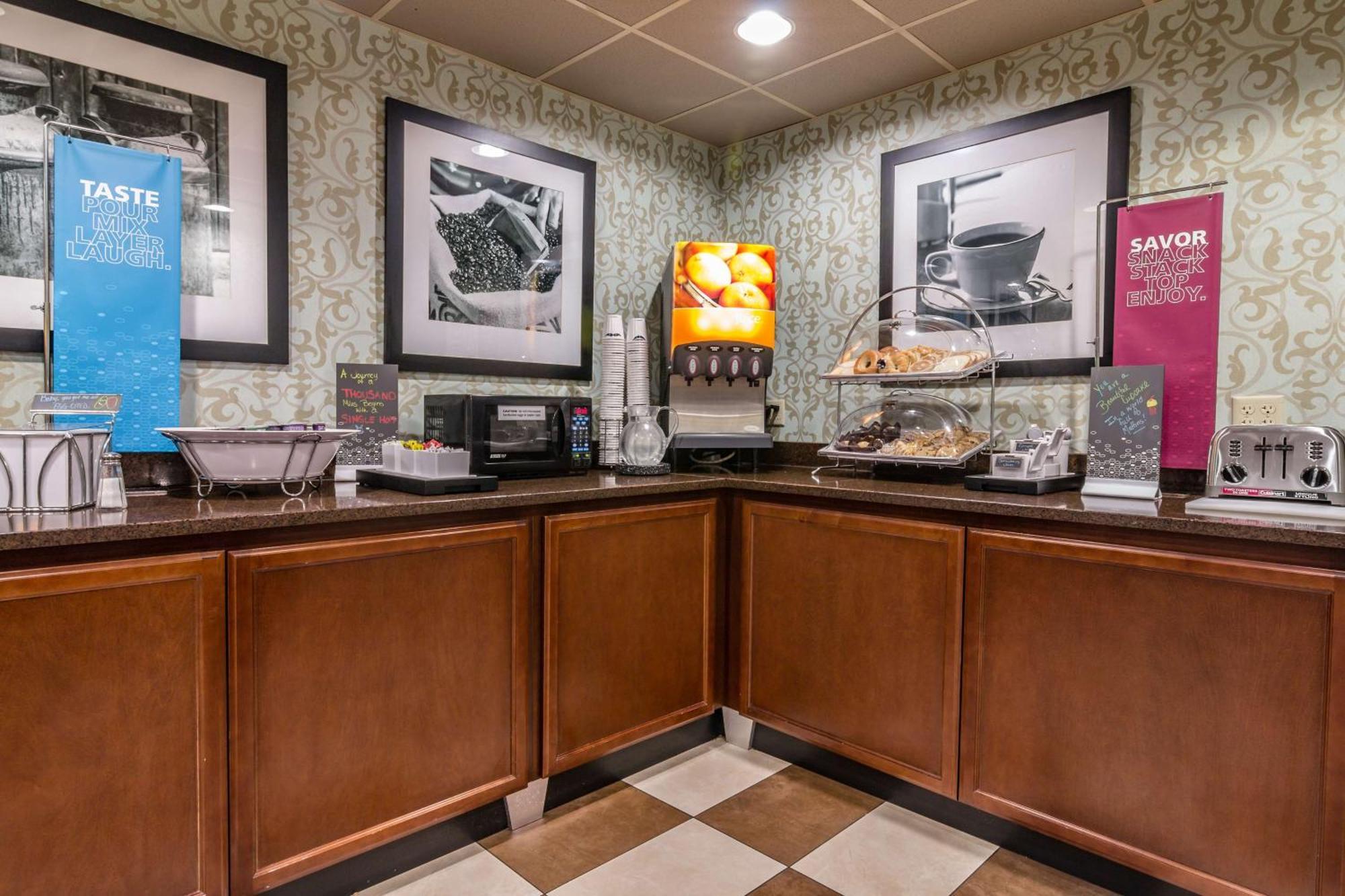 Hampton Inn Winchester-University/ Mall Esterno foto