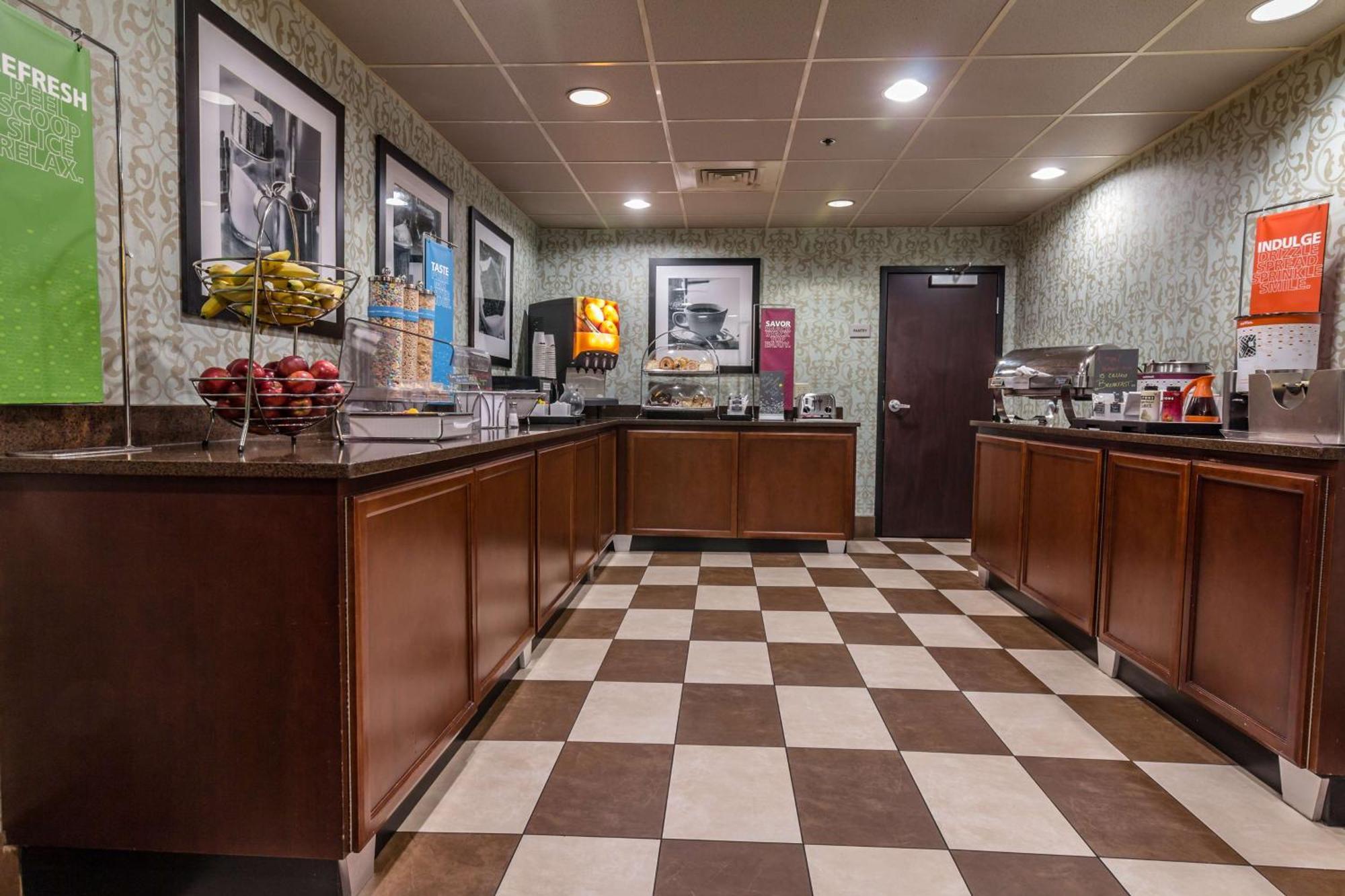 Hampton Inn Winchester-University/ Mall Esterno foto